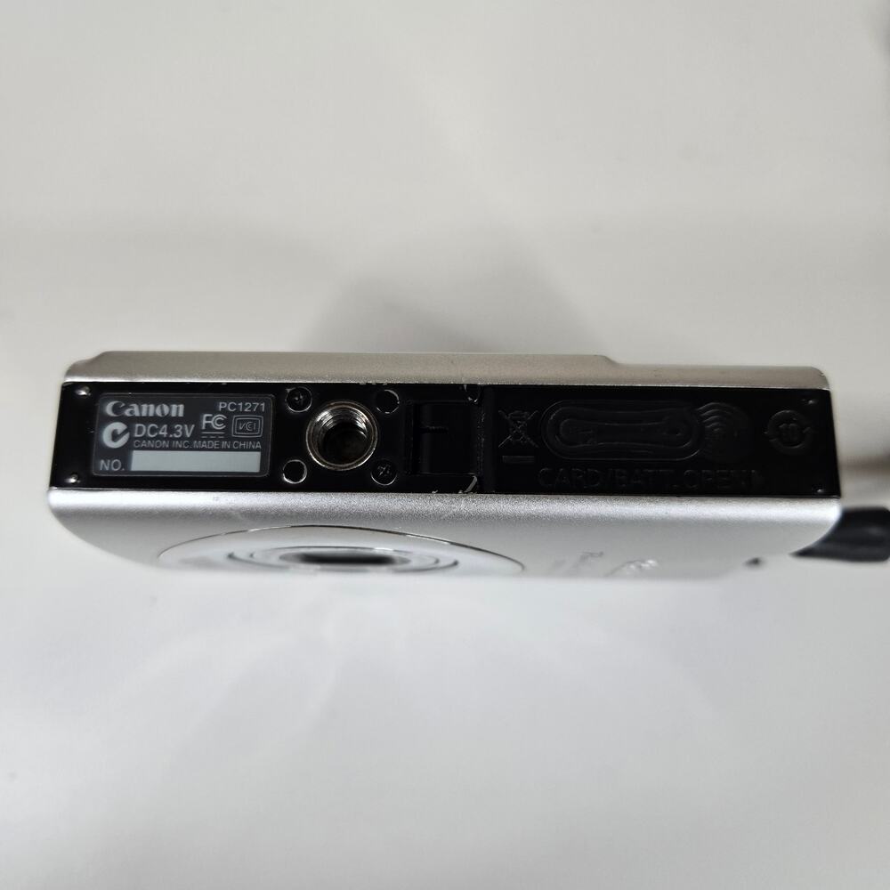 Canon Power Shot SD1100 IS Compact Digital Camera Silver - Picture 5 of 10